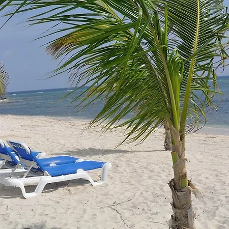 Castaways Cayman Beach Resort